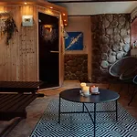 Villa Tapadla *